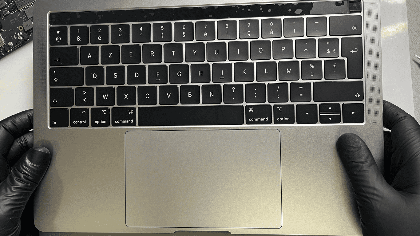 Peut-on réparer un clavier MacBook défectueux ?